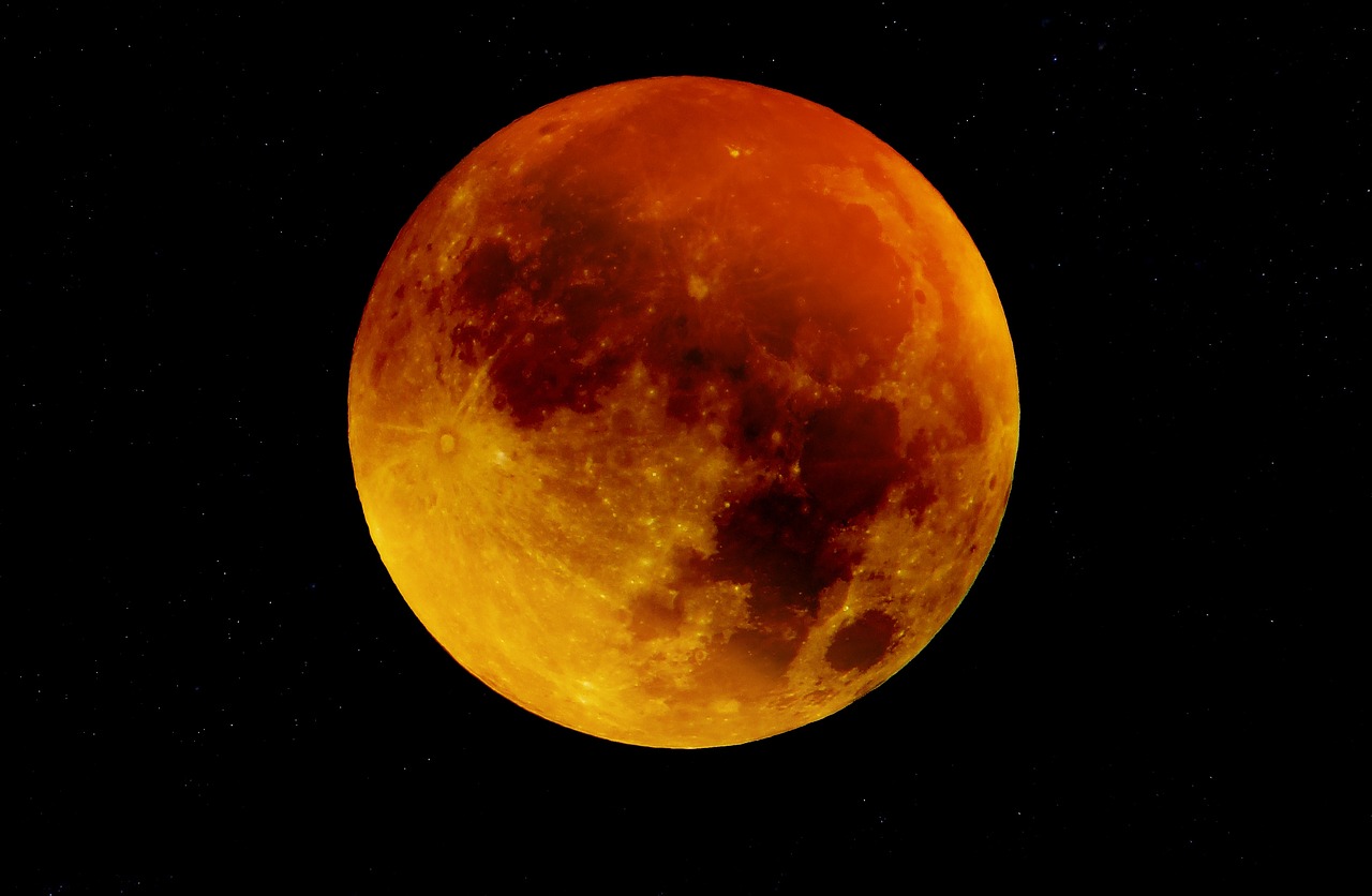 strawberry moon full moon